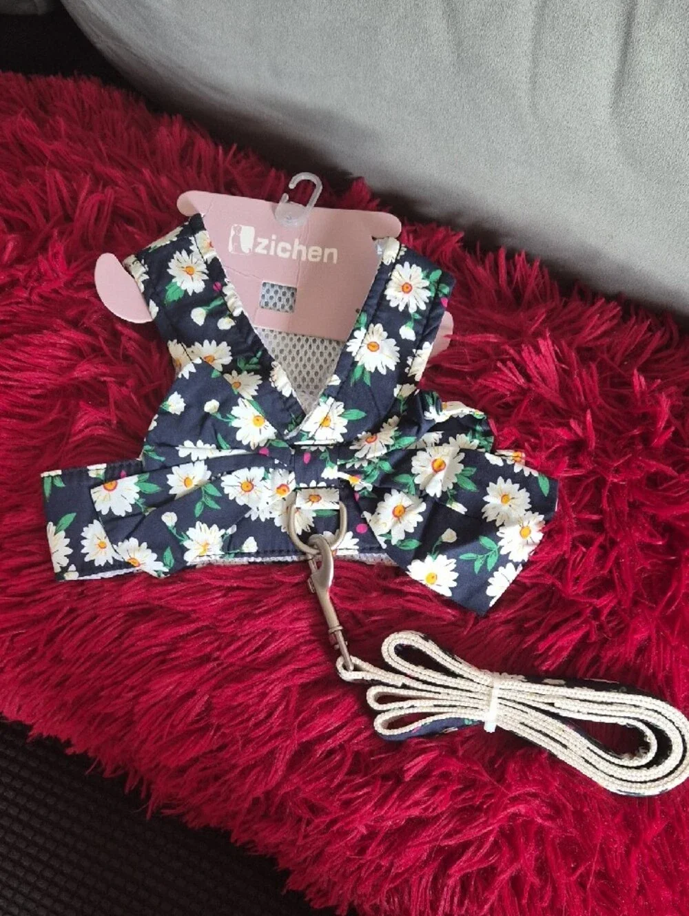 Zichen Floral Daisy Dog Harness — Black with White Daisies